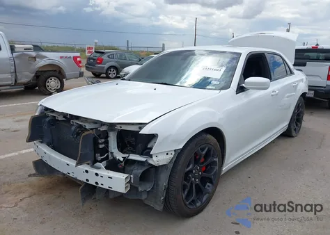 2019 Chrysler 300 из США, поврежденный, VIN 2C3CCABG5KH690674